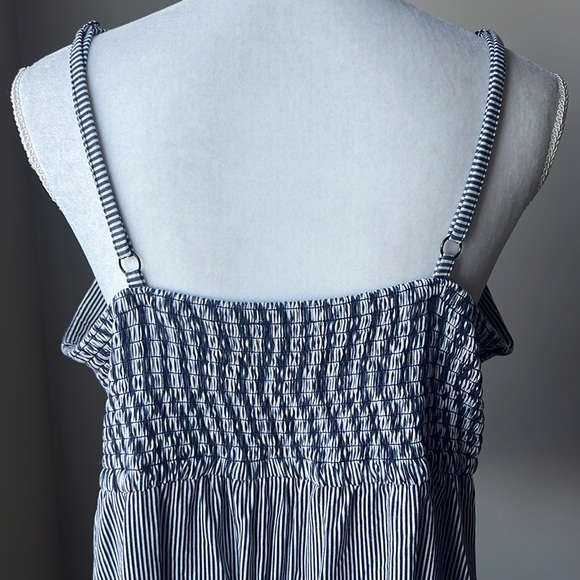 Ricki’s Top - Picture 8 of 11